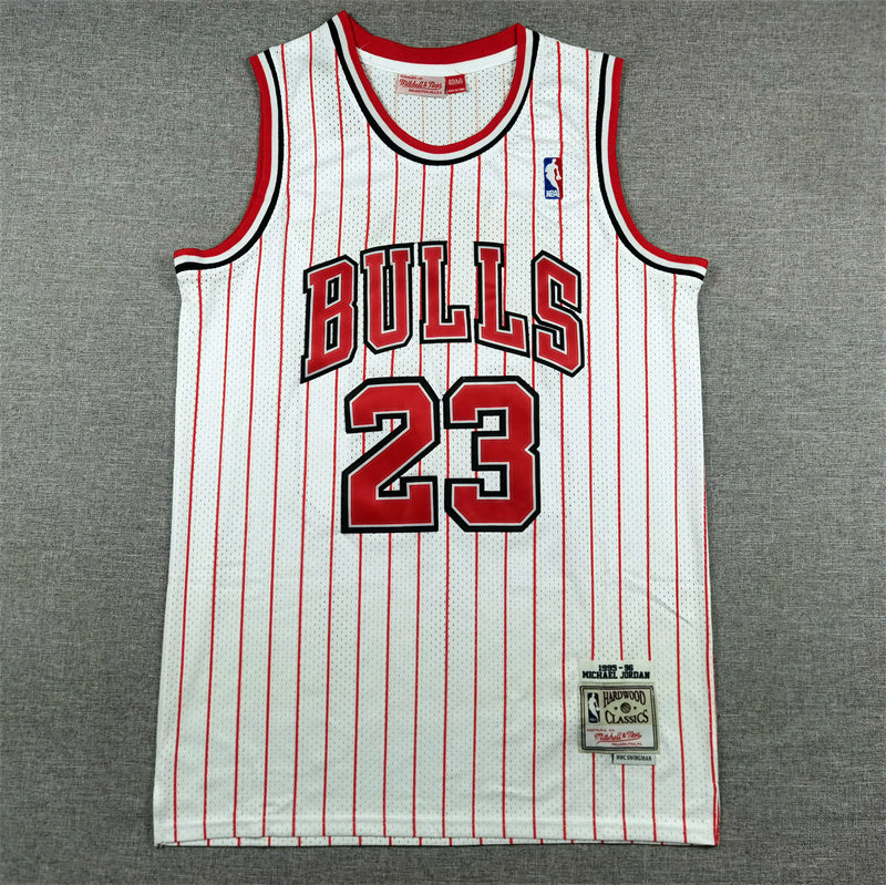 Michael Jordan #23 Chicago Bulls Mitchell & Ness Hardwood Classics Jersey – White Pinstripe